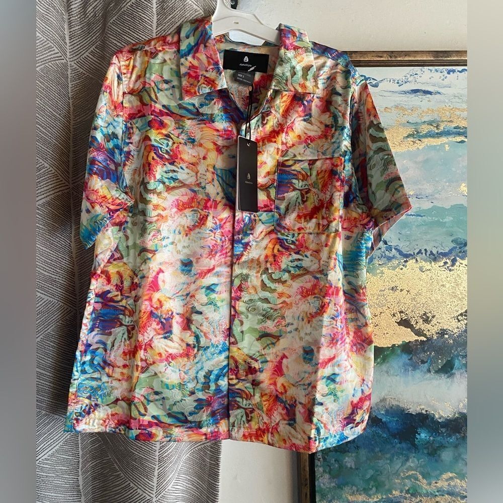 Alpha Style multicolored short sleeve shirt size small